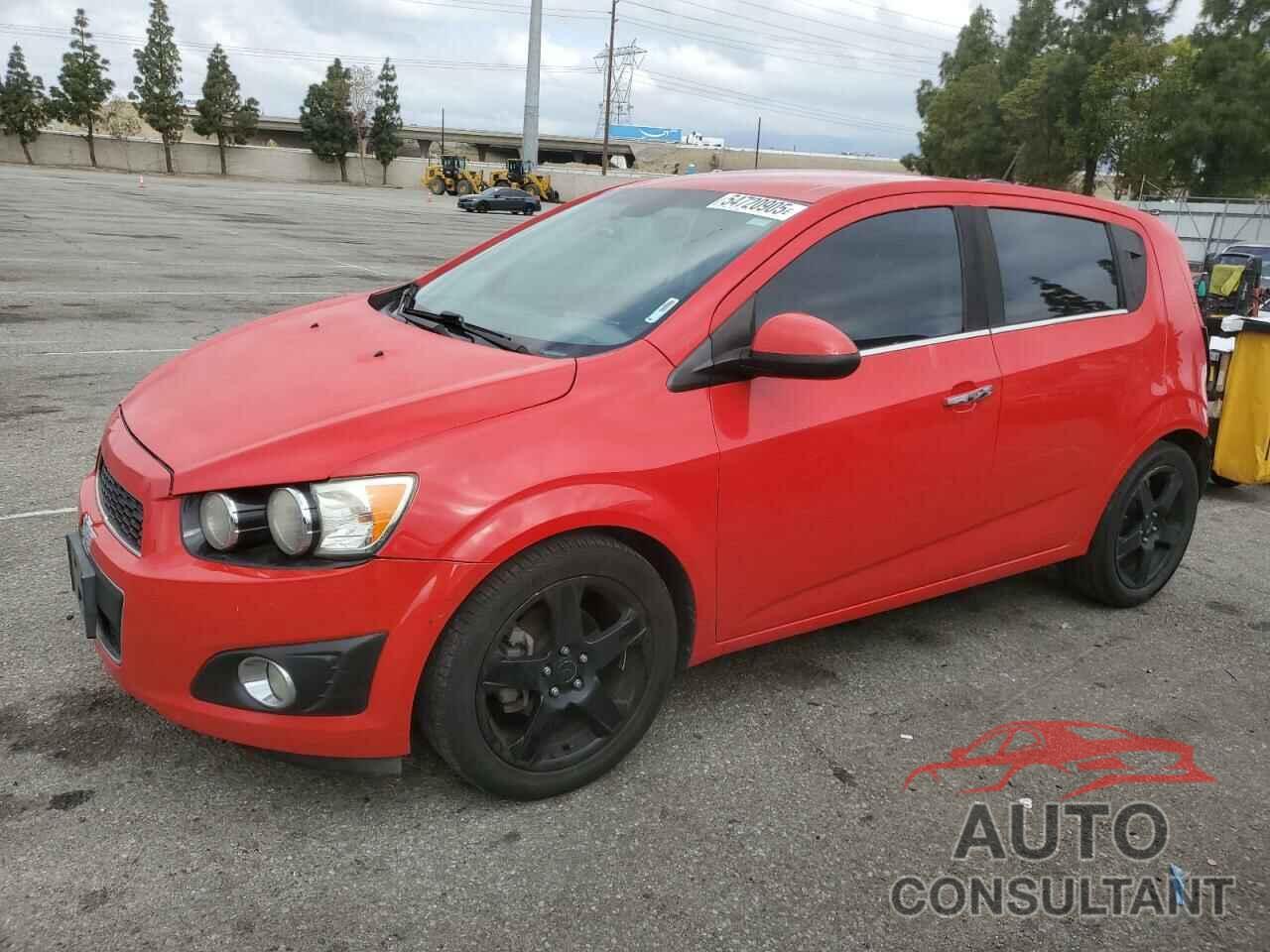 CHEVROLET SONIC 2015 - 1G1JE6SB4F4217035