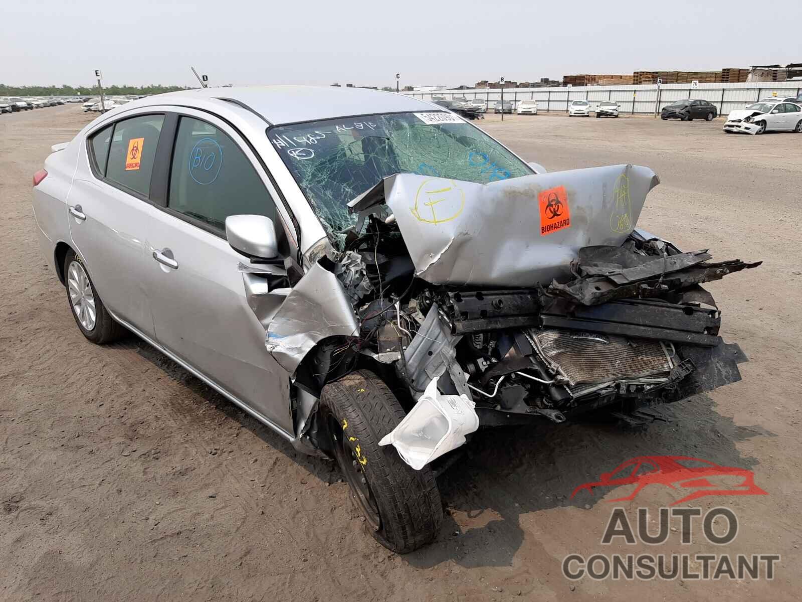 NISSAN VERSA 2018 - 3N1CN7AP5JK442871