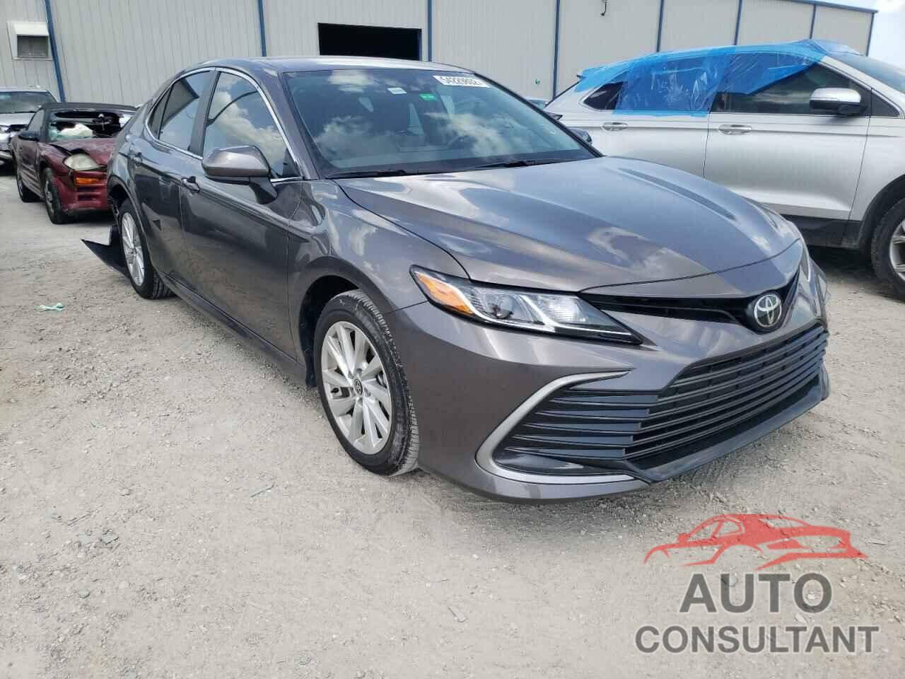 TOYOTA CAMRY 2022 - 4T1C11AK9NU676930