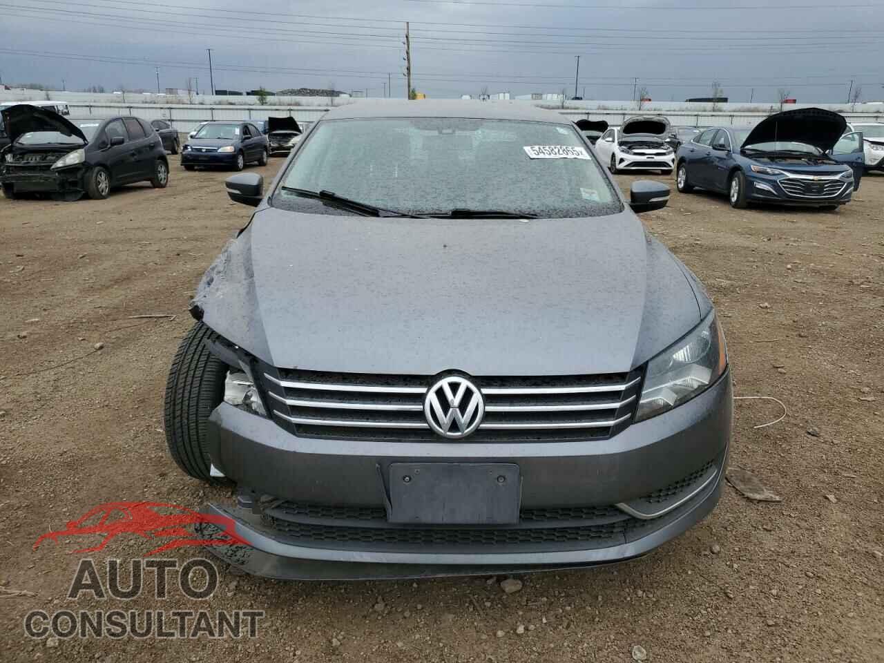 VOLKSWAGEN PASSAT 2013 - 1VWAP7A38DC048686