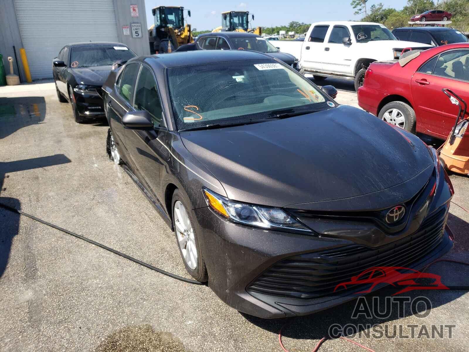 TOYOTA CAMRY 2018 - 4T1B11HK8JU593386