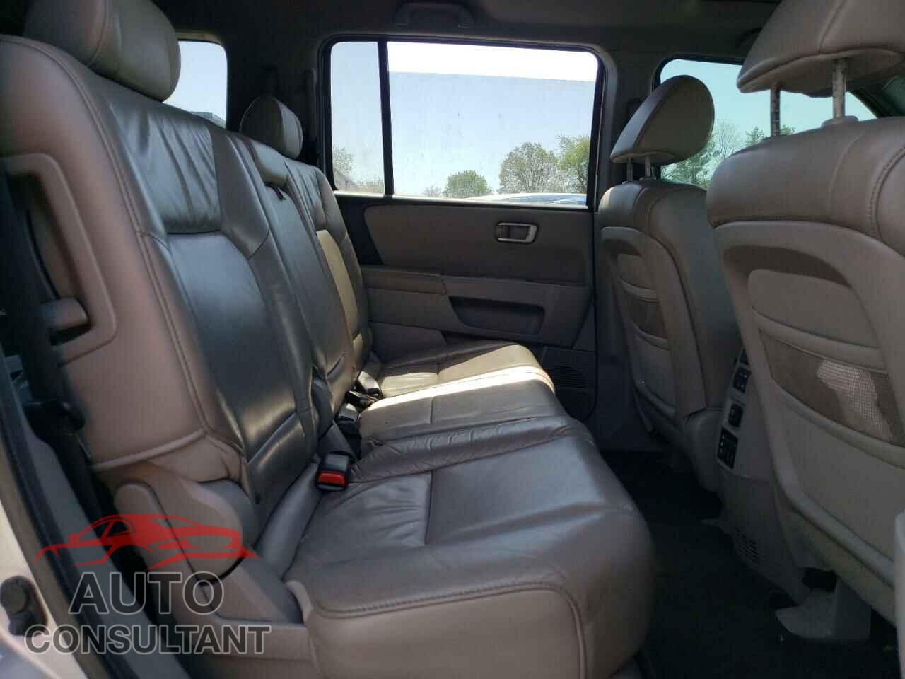 HONDA PILOT 2011 - 5FNYF3H65BB048089