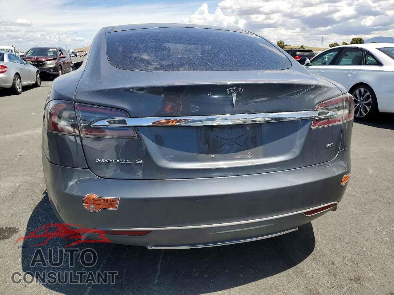 TESLA MODEL S 2013 - 5YJSA1CN5DFP17892