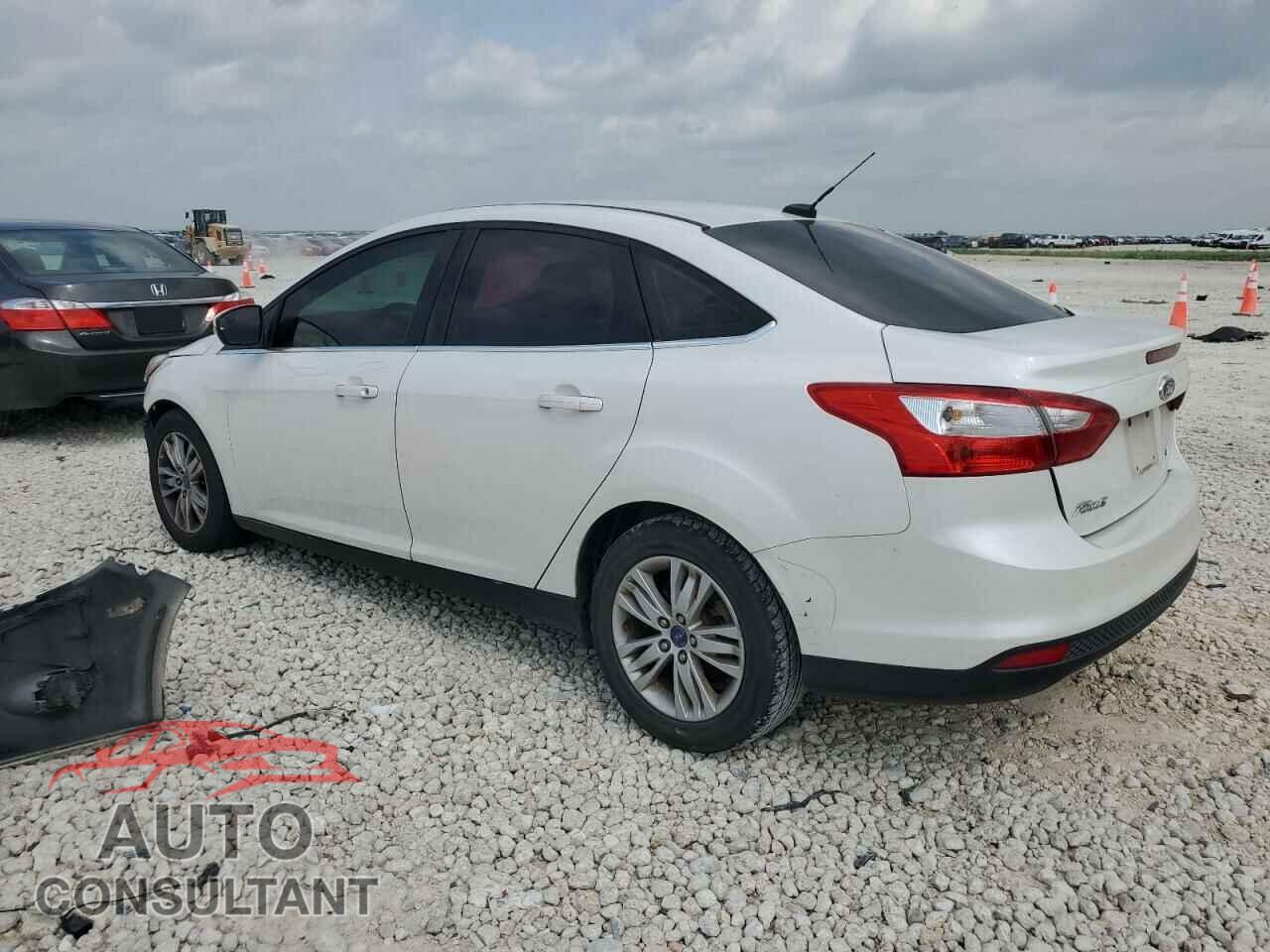 FORD FOCUS 2012 - 1FAHP3H27CL278747