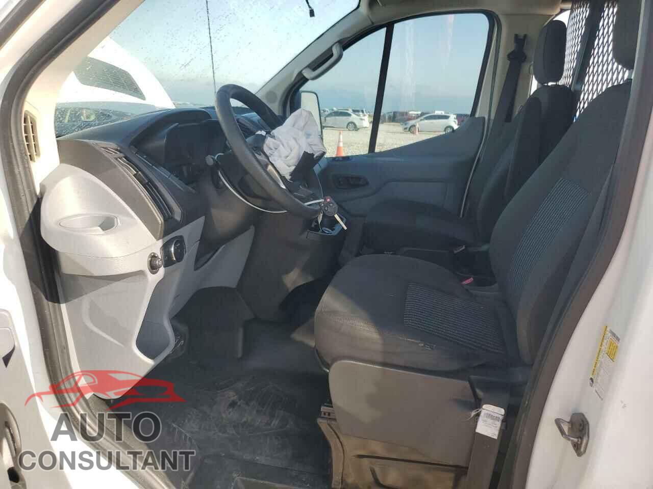 FORD TRANSIT 2018 - 1FTYR1YM7JKB32779