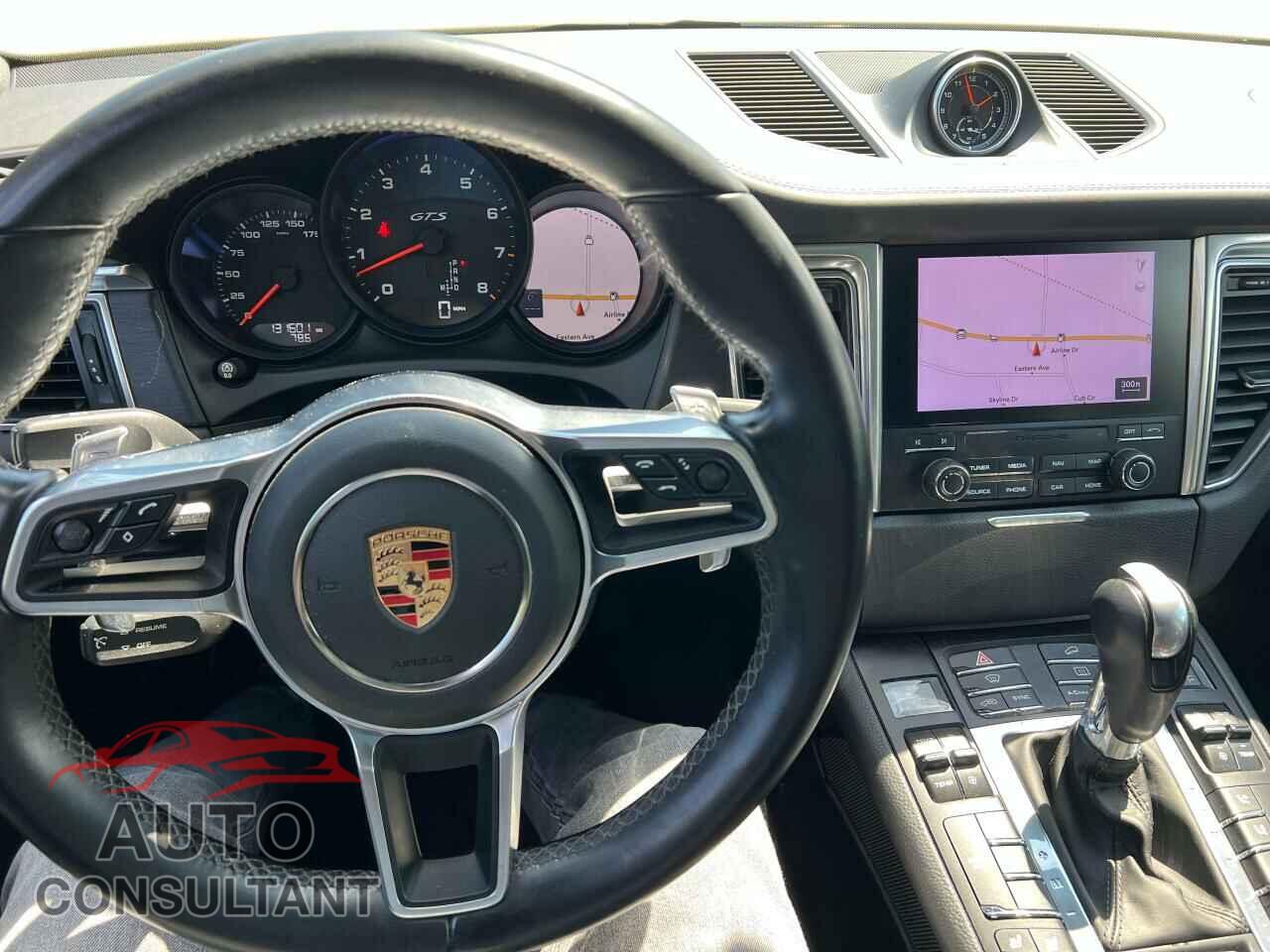 PORSCHE MACAN 2017 - WP1AG2A53HLB56466