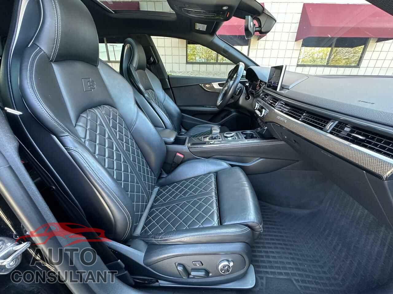 AUDI S5/RS5 2018 - WAUC4CF50JA021364
