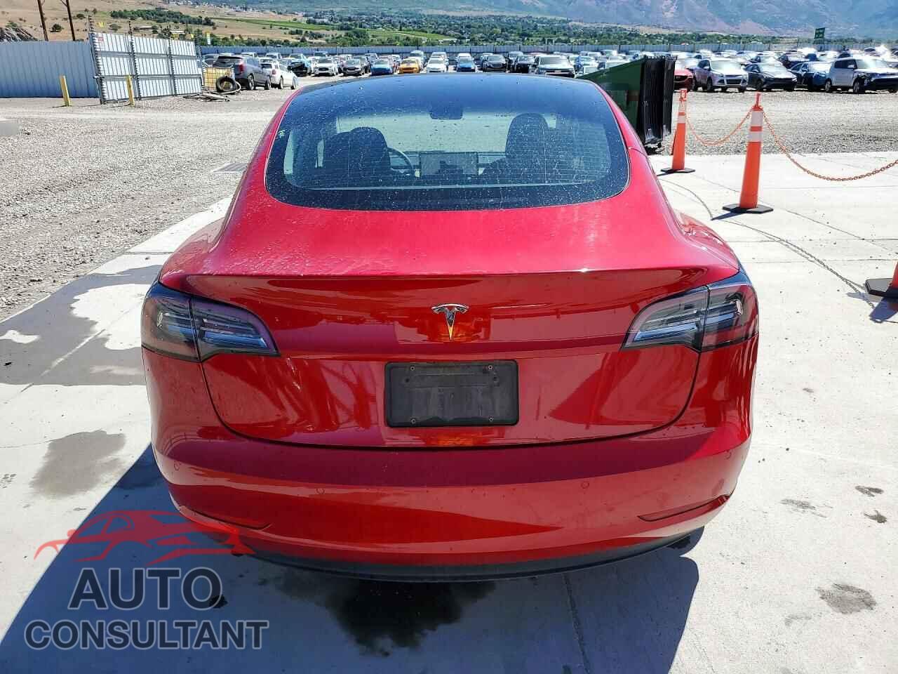 TESLA MODEL 3 2022 - 5YJ3E1EA9NF290902