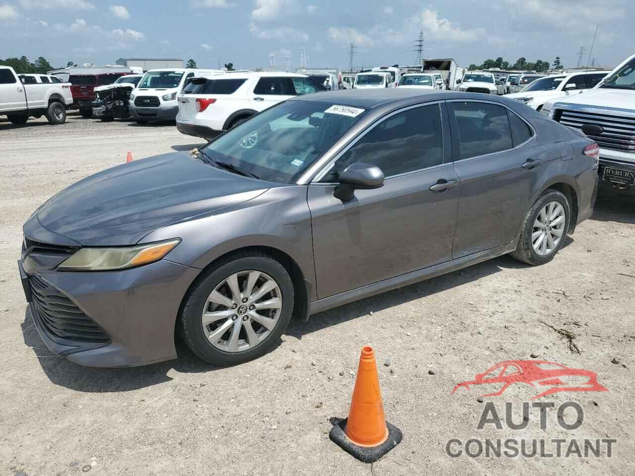 TOYOTA CAMRY 2018 - 4T1B11HK1JU018174