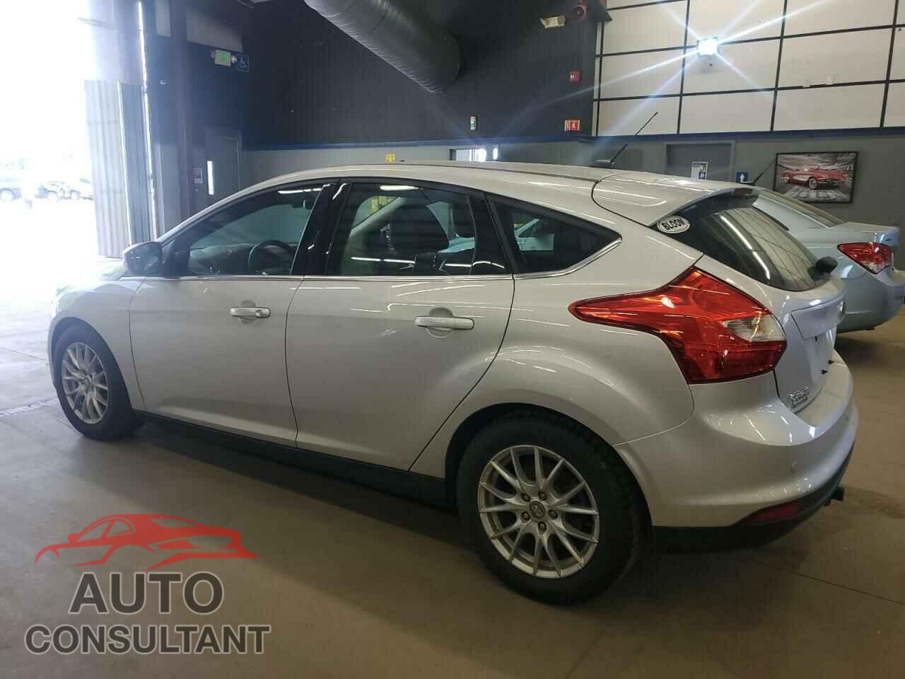 FORD FOCUS 2012 - 1FAHP3M22CL460104