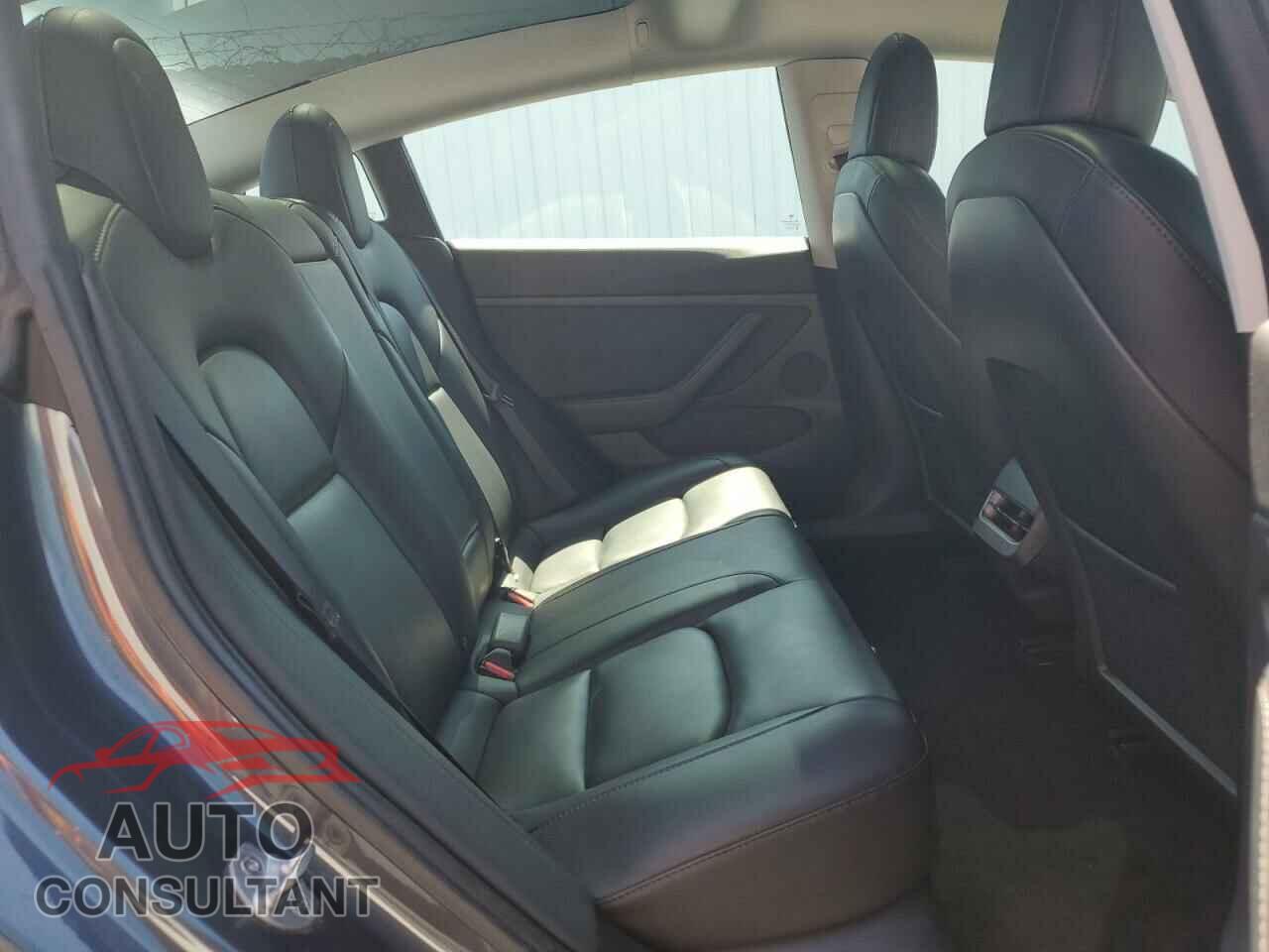 TESLA MODEL 3 2022 - 5YJ3E1EA4NF285980