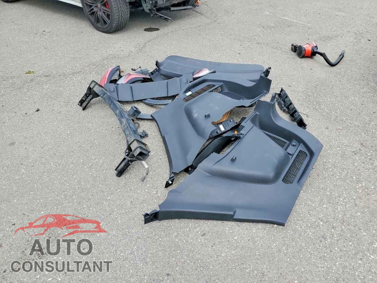 FORD ESCAPE 2020 - 1FMCU9J92LUA58252