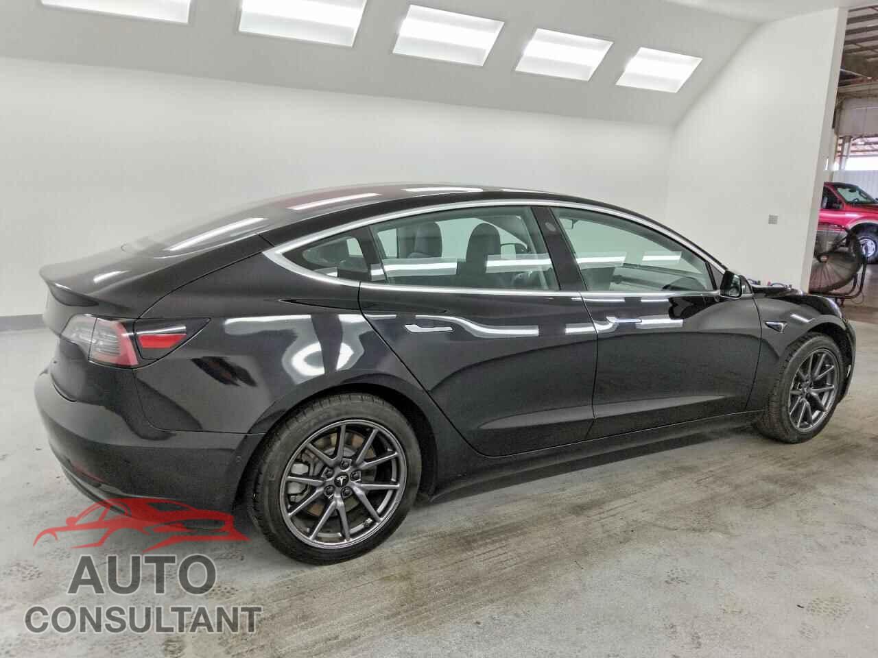 TESLA MODEL 3 2018 - 5YJ3E1EA8JF013863