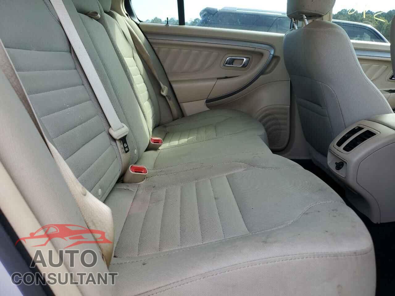 FORD TAURUS 2017 - 1FAHP2D88HG121040