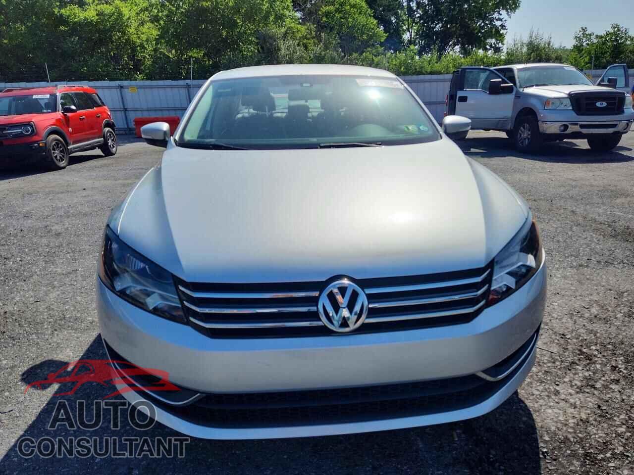 VOLKSWAGEN PASSAT 2014 - 1VWAP7A30EC007812