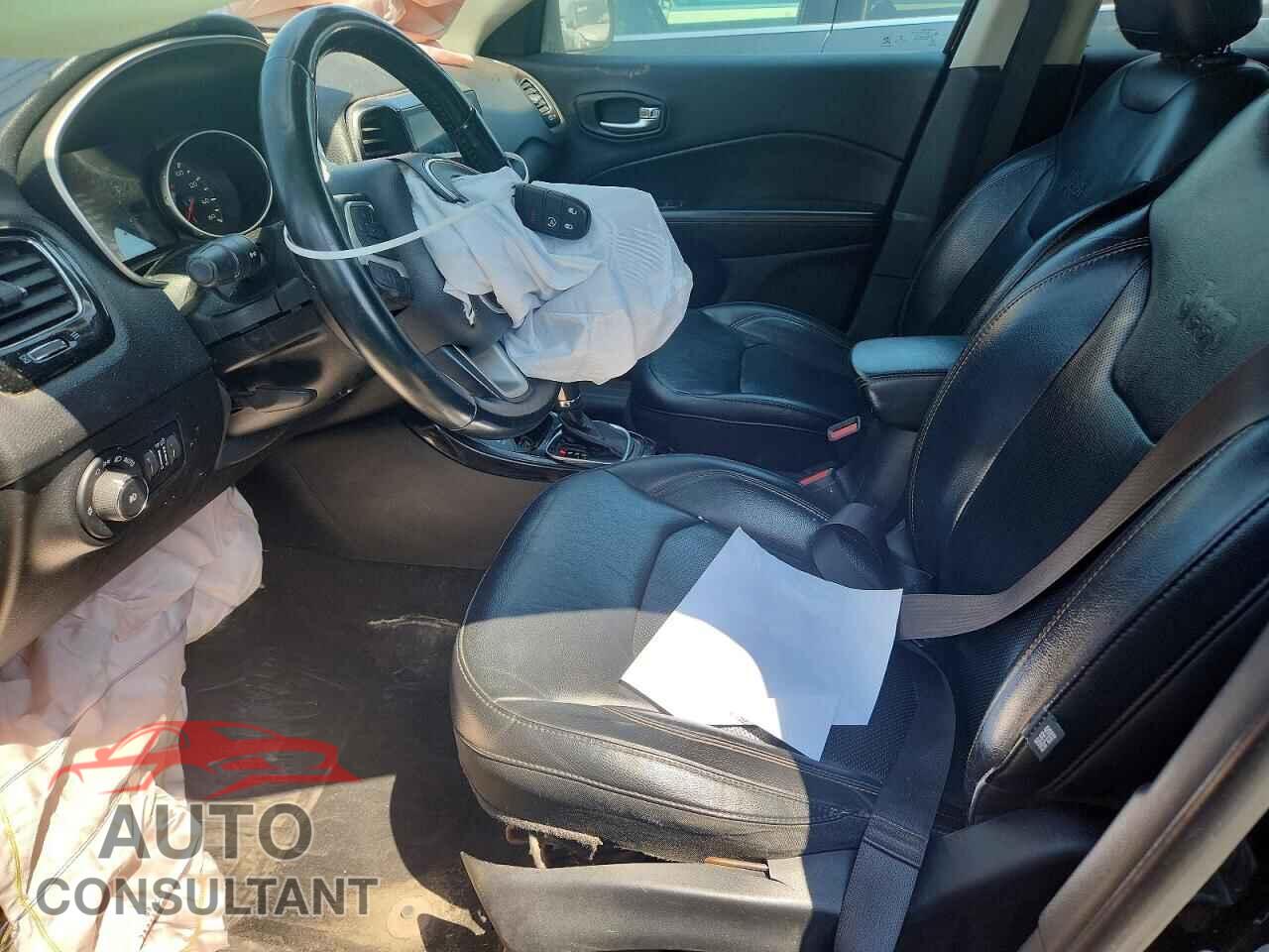 JEEP COMPASS 2018 - 3C4NJDCB7JT270211