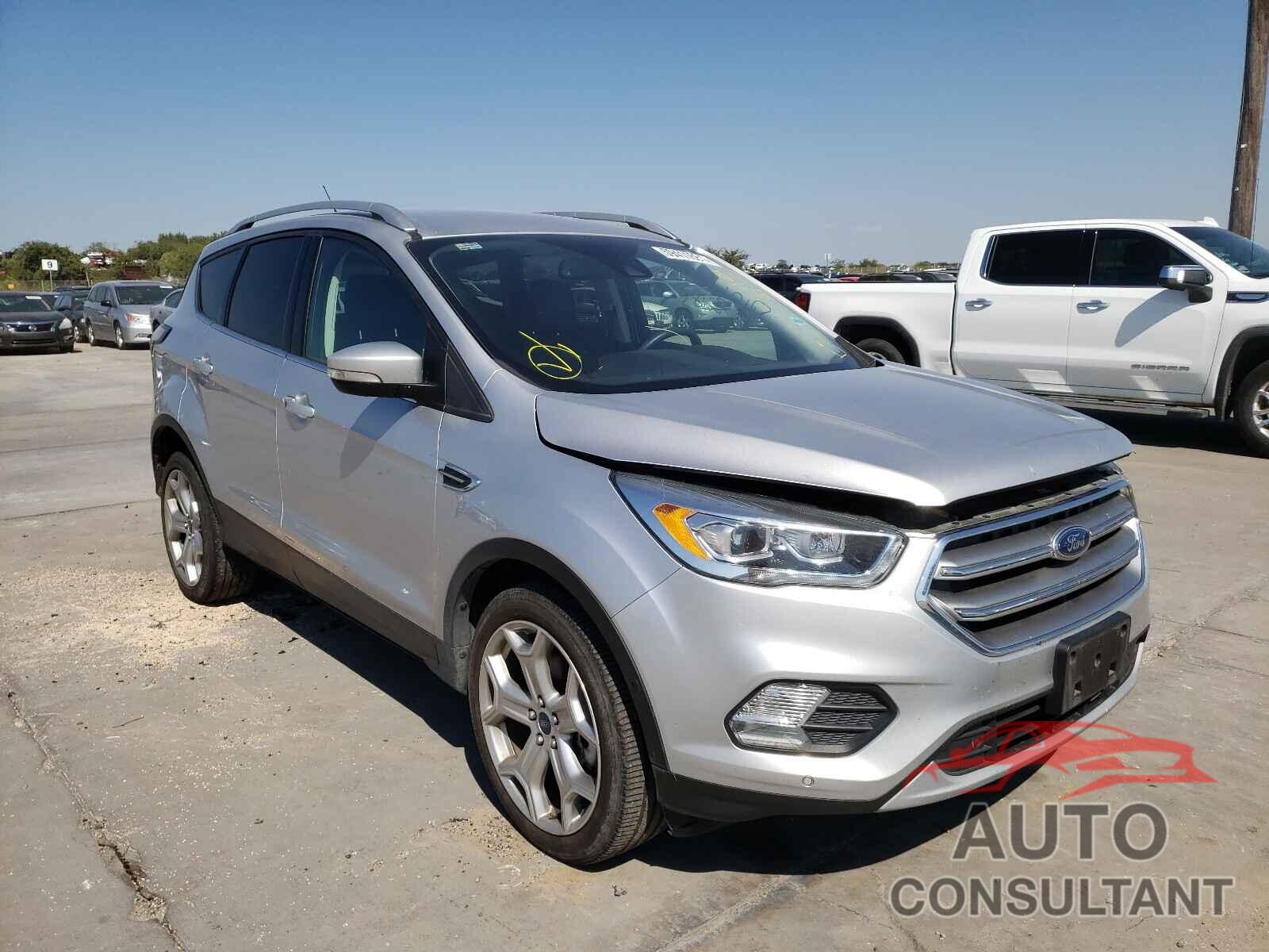 FORD ESCAPE 2017 - 1FMCU0J90HUF07060