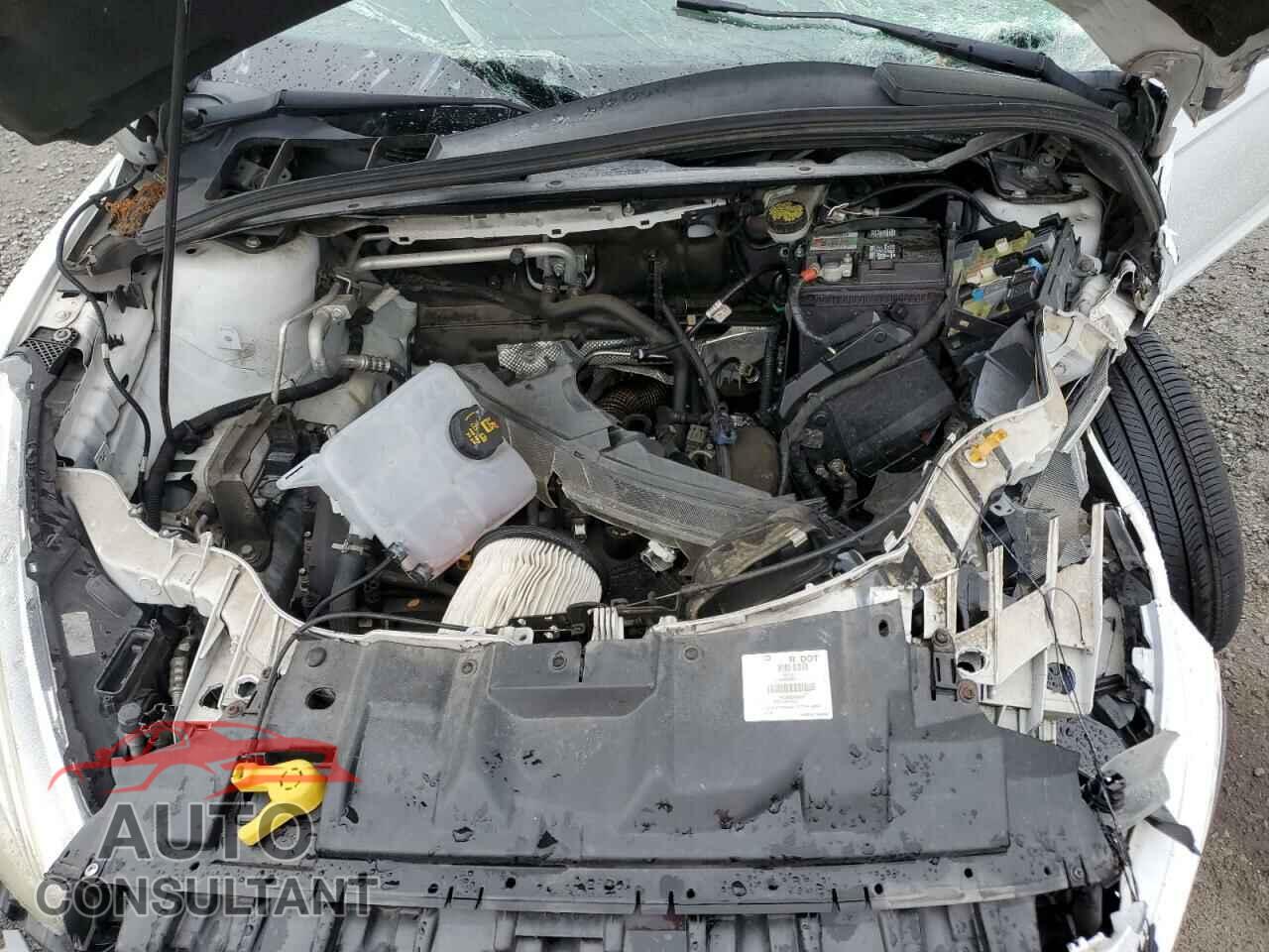 FORD FOCUS 2015 - 1FADP3F24FL214199