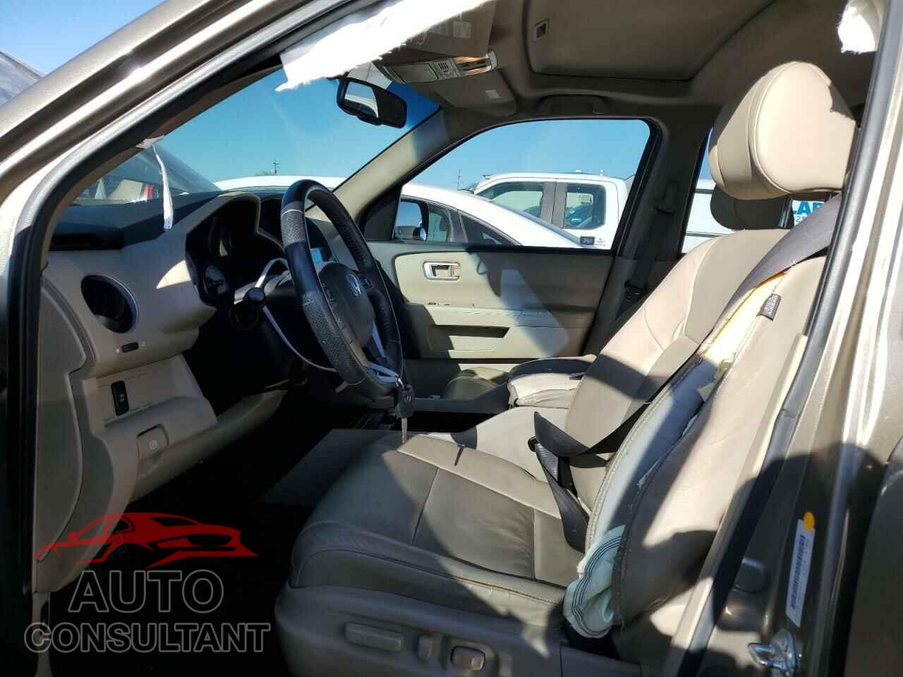 HONDA PILOT 2011 - 5FNYF3H79BB014679