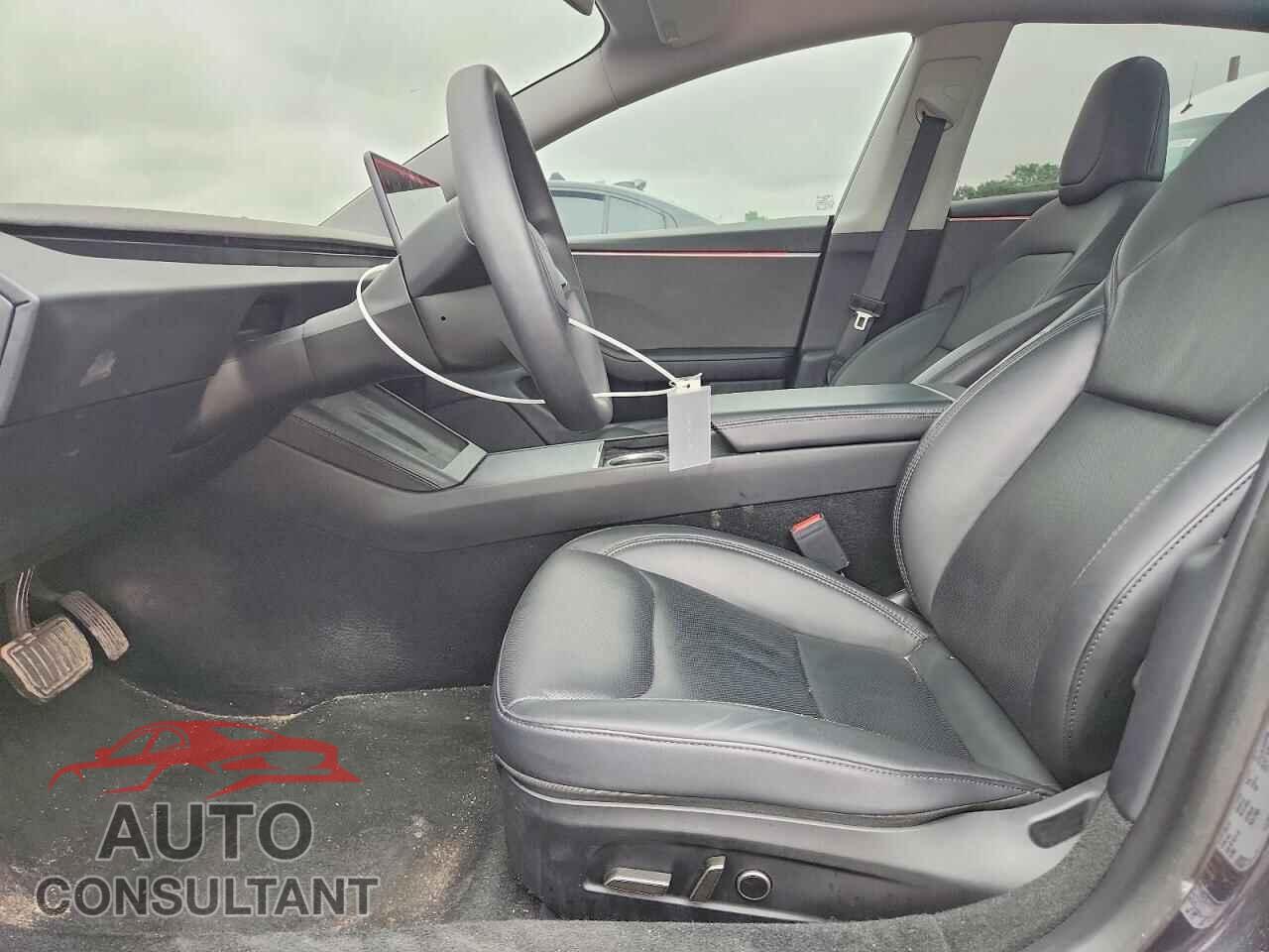 TESLA MODEL 3 2024 - 5YJ3E1EA1RF772415