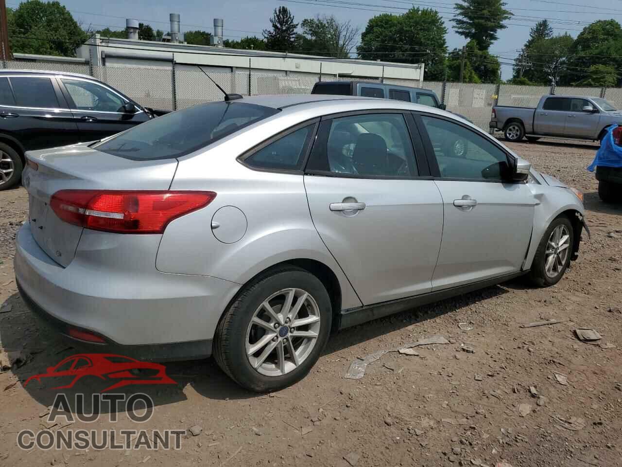 FORD FOCUS 2017 - 1FADP3F23HL304625