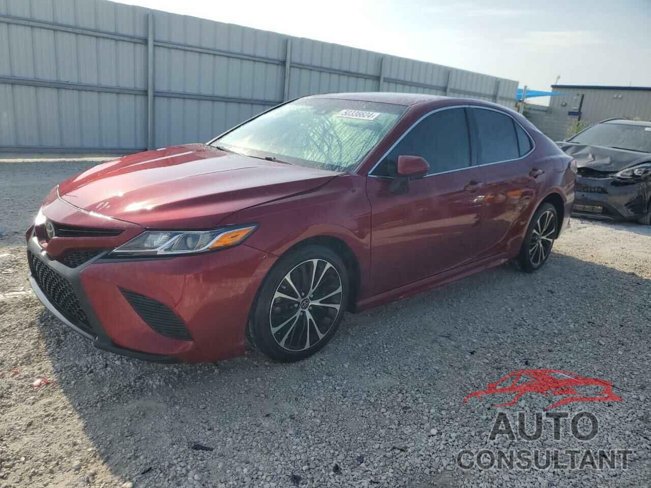 TOYOTA CAMRY 2018 - 4T1B11HK3JU632790