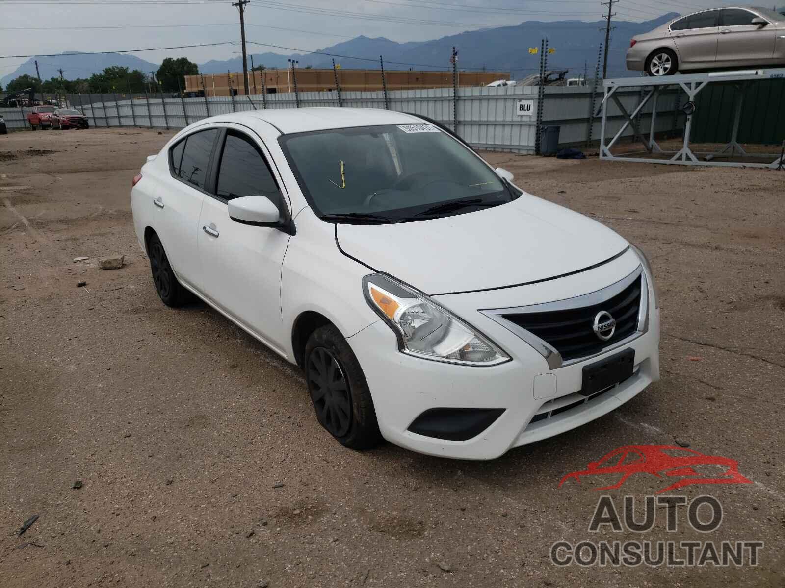 NISSAN VERSA 2017 - 3N1CN7AP7HL804560
