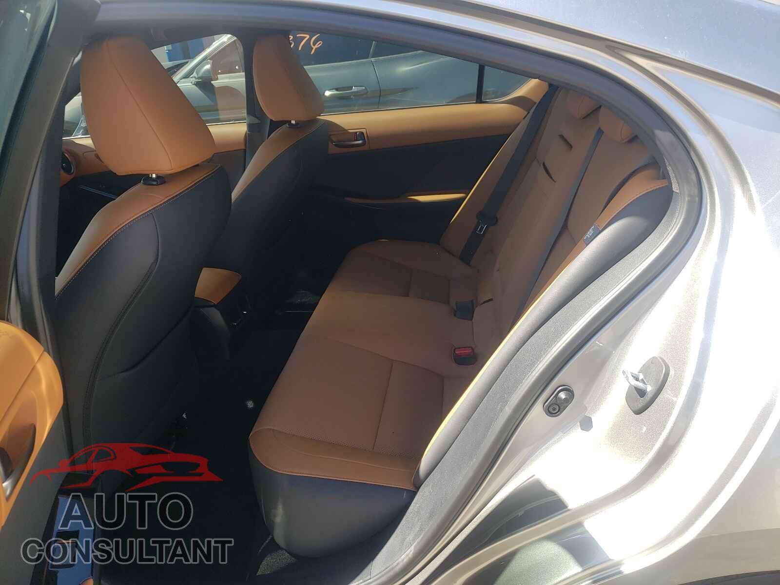 LEXUS IS 2021 - JTHCA1D2XM5110153