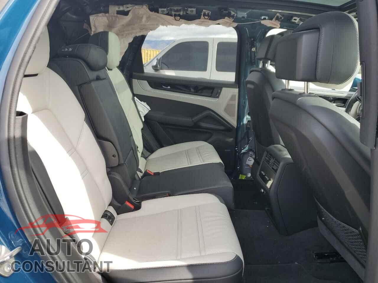PORSCHE CAYENNE 2024 - WP1AA2AY4RDA03814