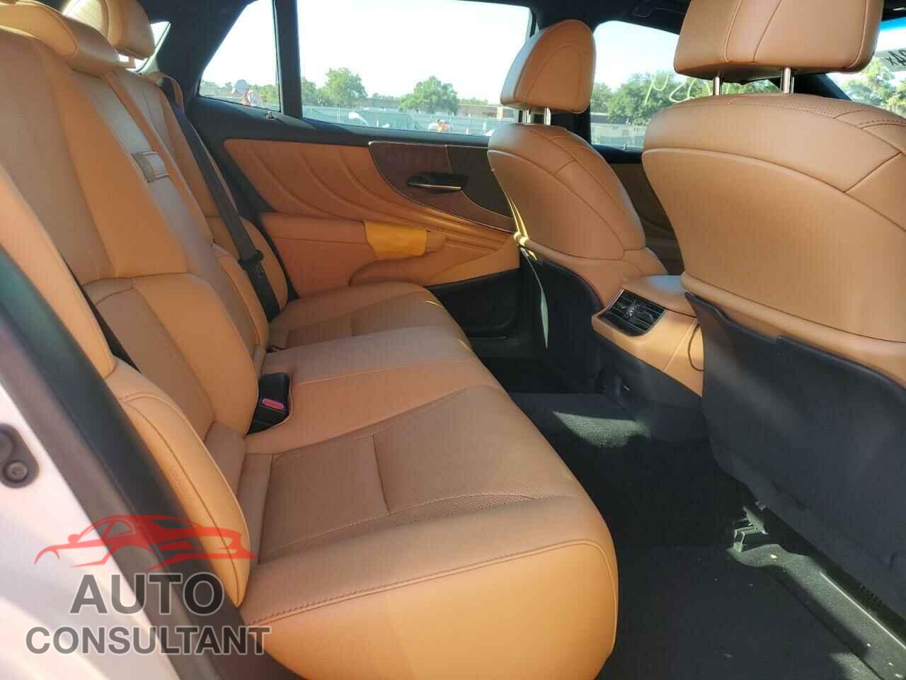 LEXUS LS500 2021 - JTHD51FF3M5013630