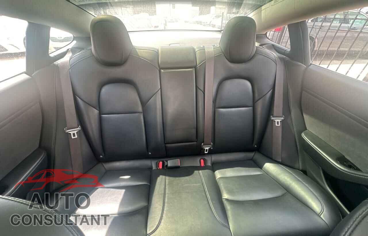 TESLA MODEL 3 2018 - 5YJ3E1EB0JF117496