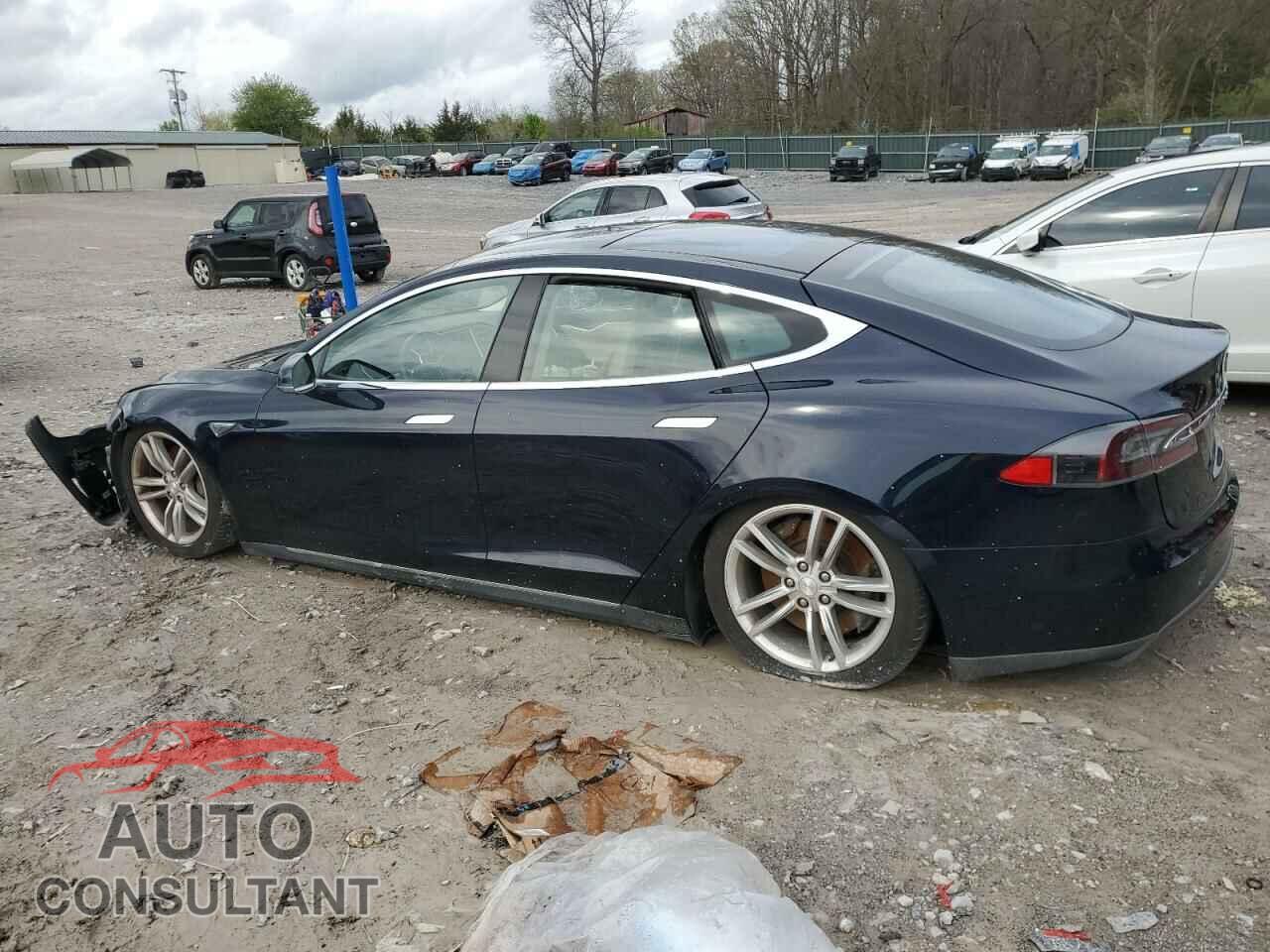 TESLA MODEL S 2013 - 5YJSA1DN9DFP01855