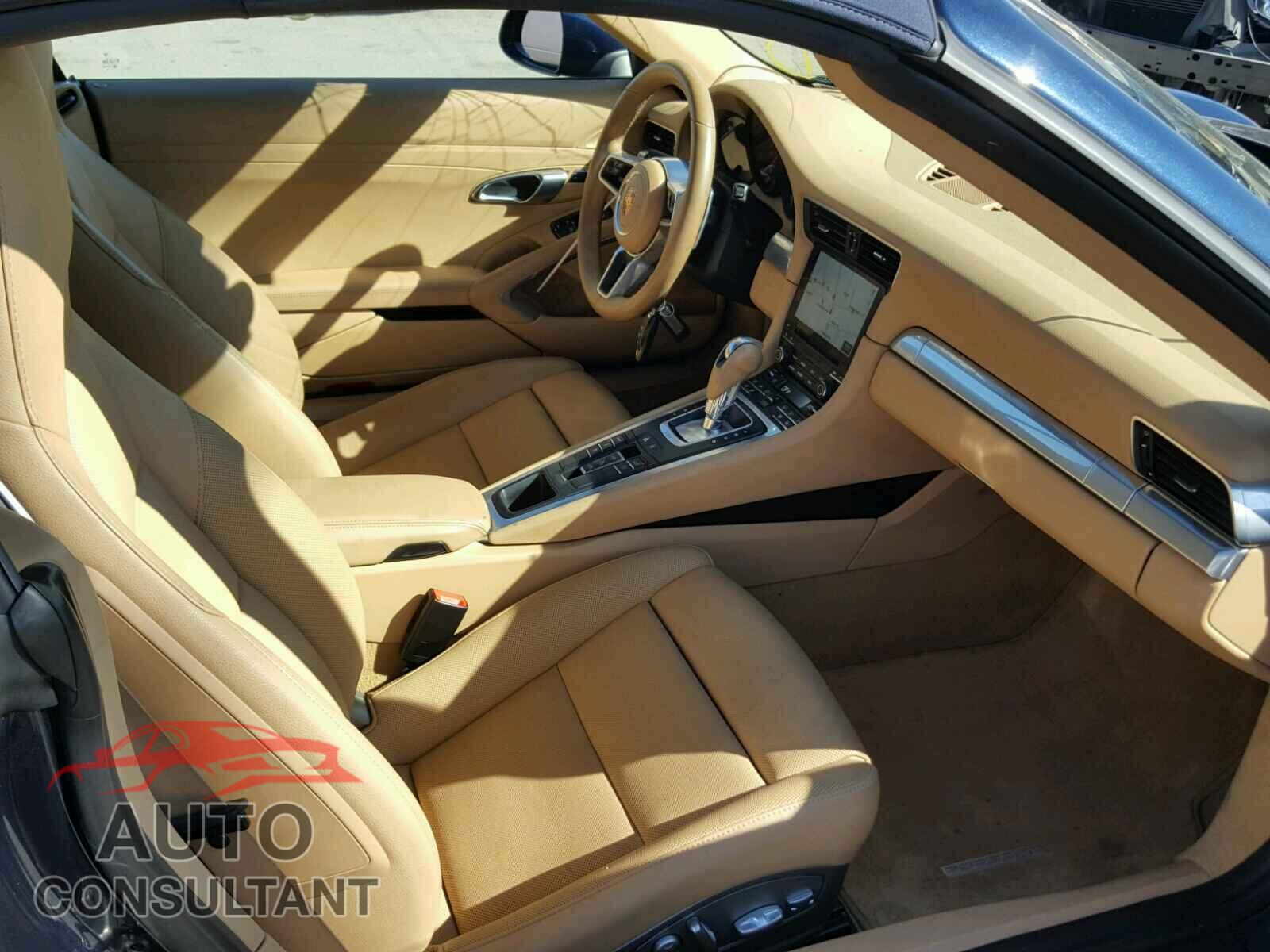 PORSCHE 911 2017 - WP0CA2A98HS141160