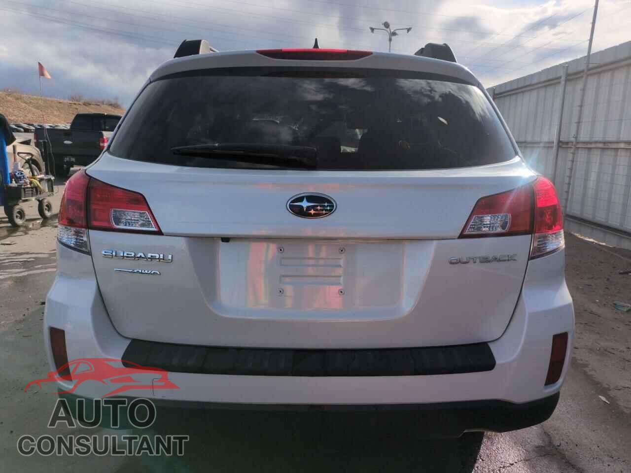 SUBARU OUTBACK 2014 - 4S4BRCPC7E3268075