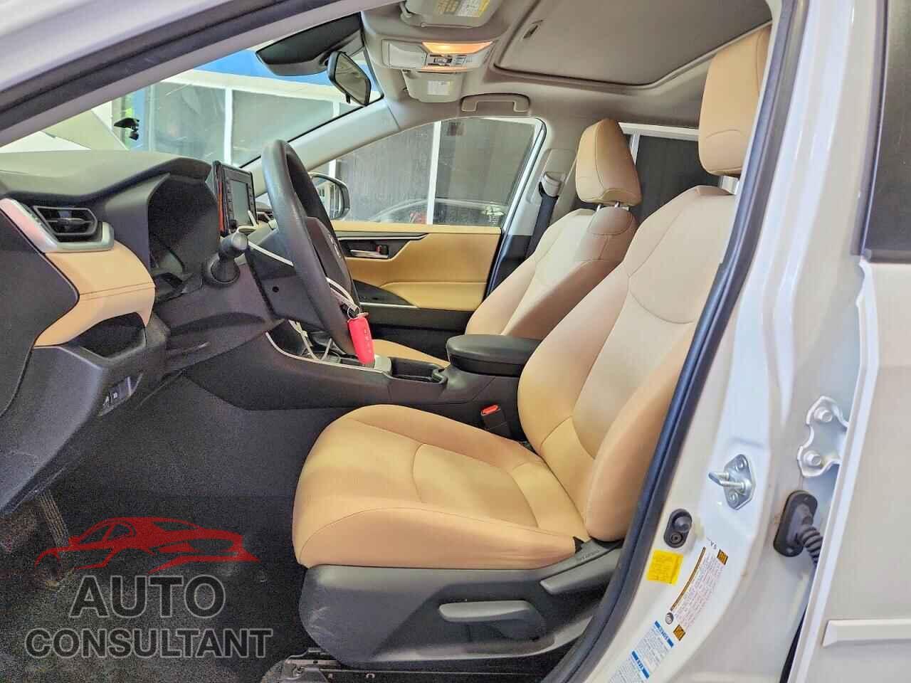 TOYOTA RAV4 2019 - JTMP1RFV8KD042981