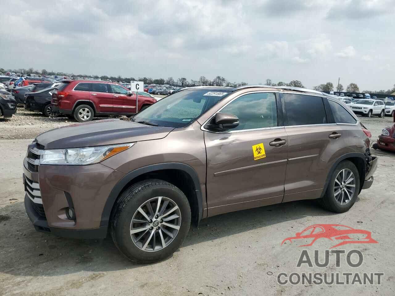 TOYOTA HIGHLANDER 2018 - 5TDKZRFH5JS276270