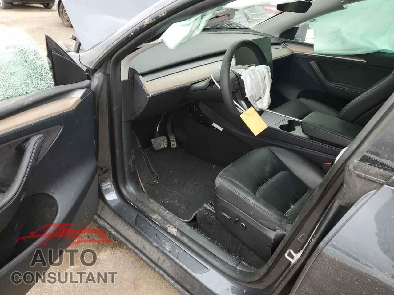 TESLA MODEL Y 2023 - LRWYGDFD5PC164043