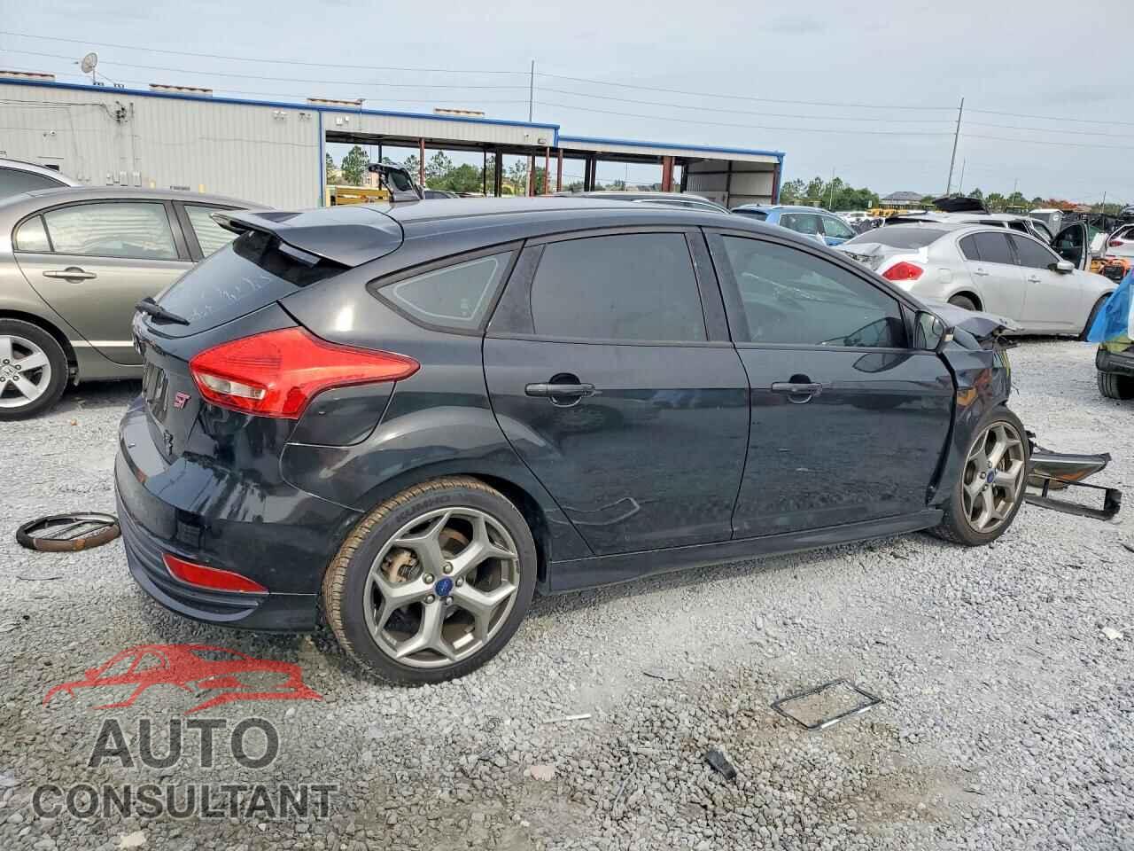 FORD FOCUS 2015 - 1FADP3L90FL366269