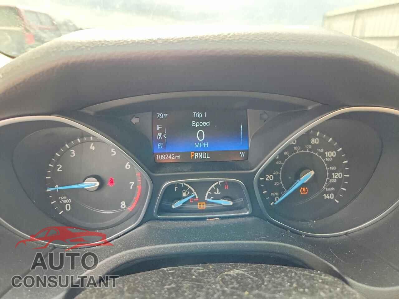FORD FOCUS 2015 - 1FADP3F27FL209580