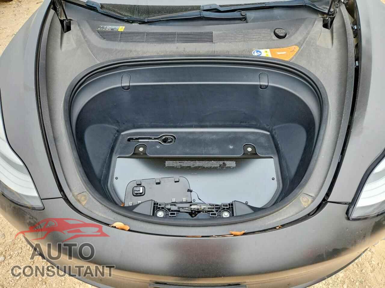 TESLA MODEL 3 2018 - 5YJ3E1EA0JF004929