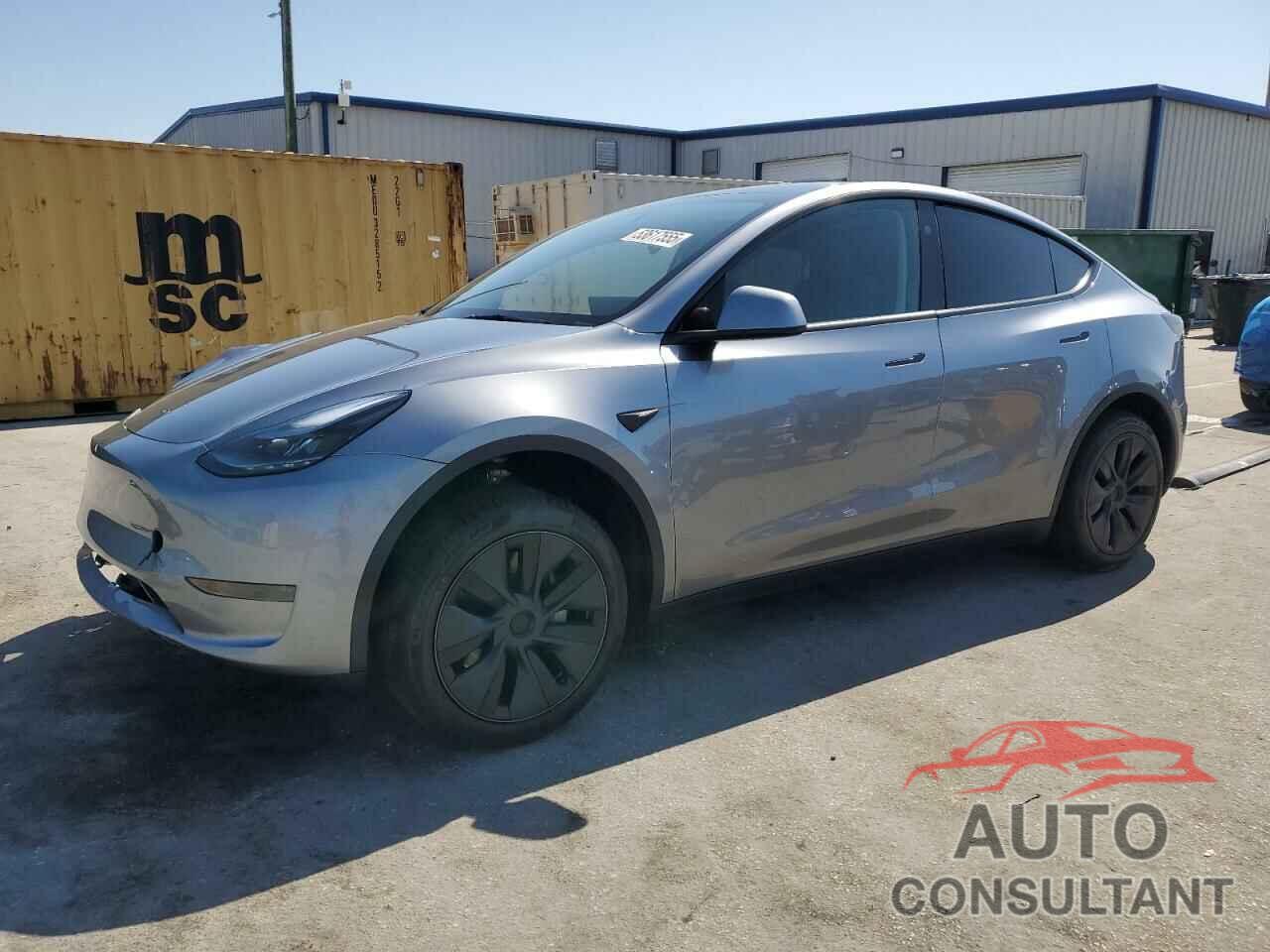 TESLA MODEL Y 2025 - 7SAYGDED8SA370845