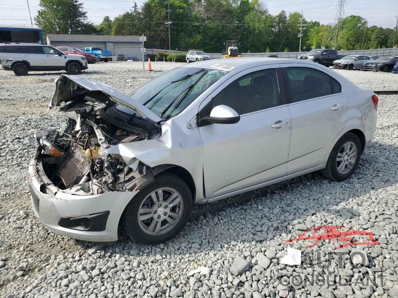 CHEVROLET SONIC 2015 - 1G1JC5SH6F4131388