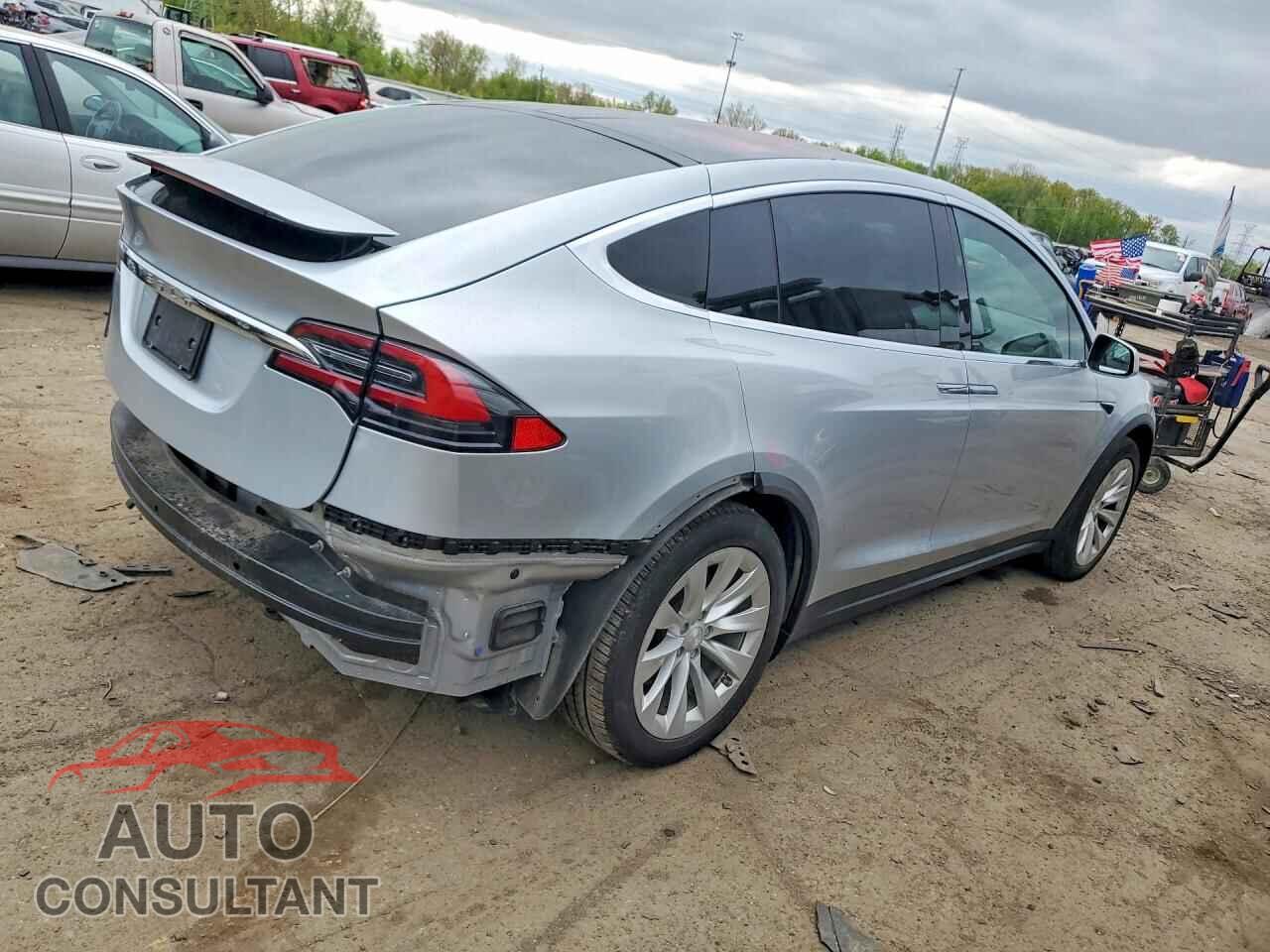 TESLA MODEL X 2017 - 5YJXCDE20HF061014