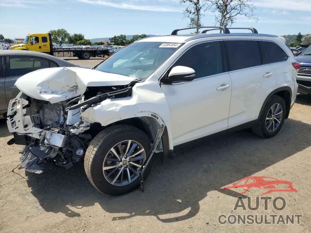 TOYOTA HIGHLANDER 2019 - 5TDJZRFH6KS628463