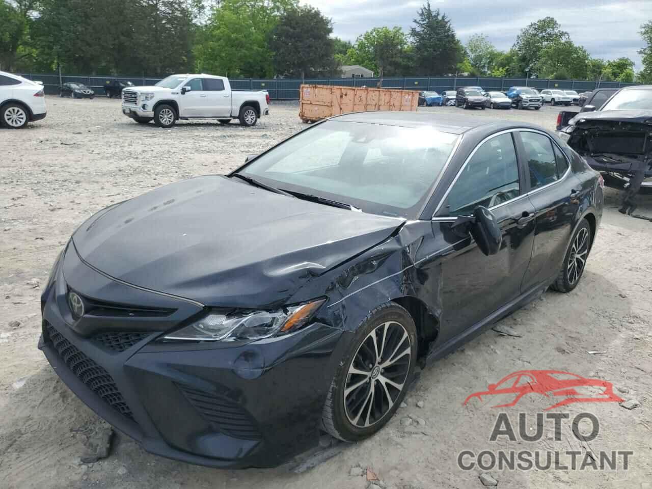 TOYOTA CAMRY 2018 - 4T1B11HK3JU053220