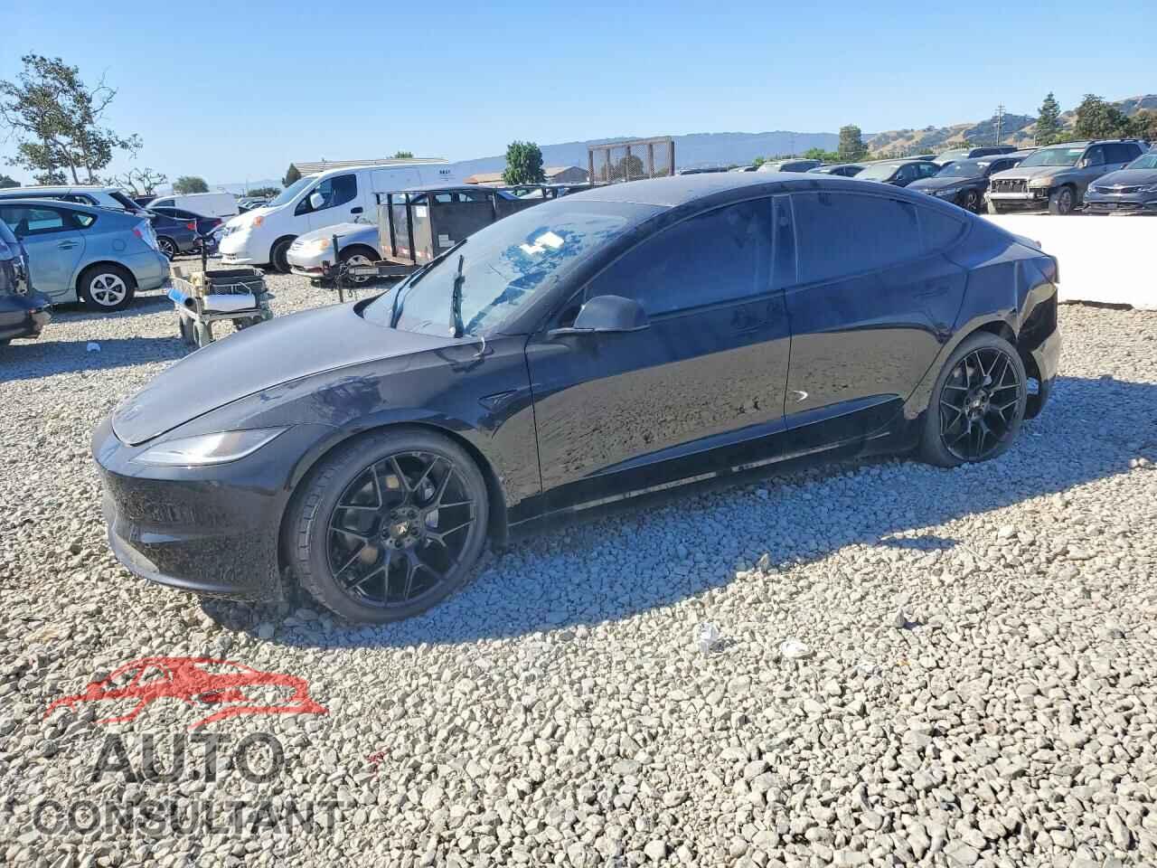 TESLA MODEL 3 2025 - 5YJ3E1EA9SF076083