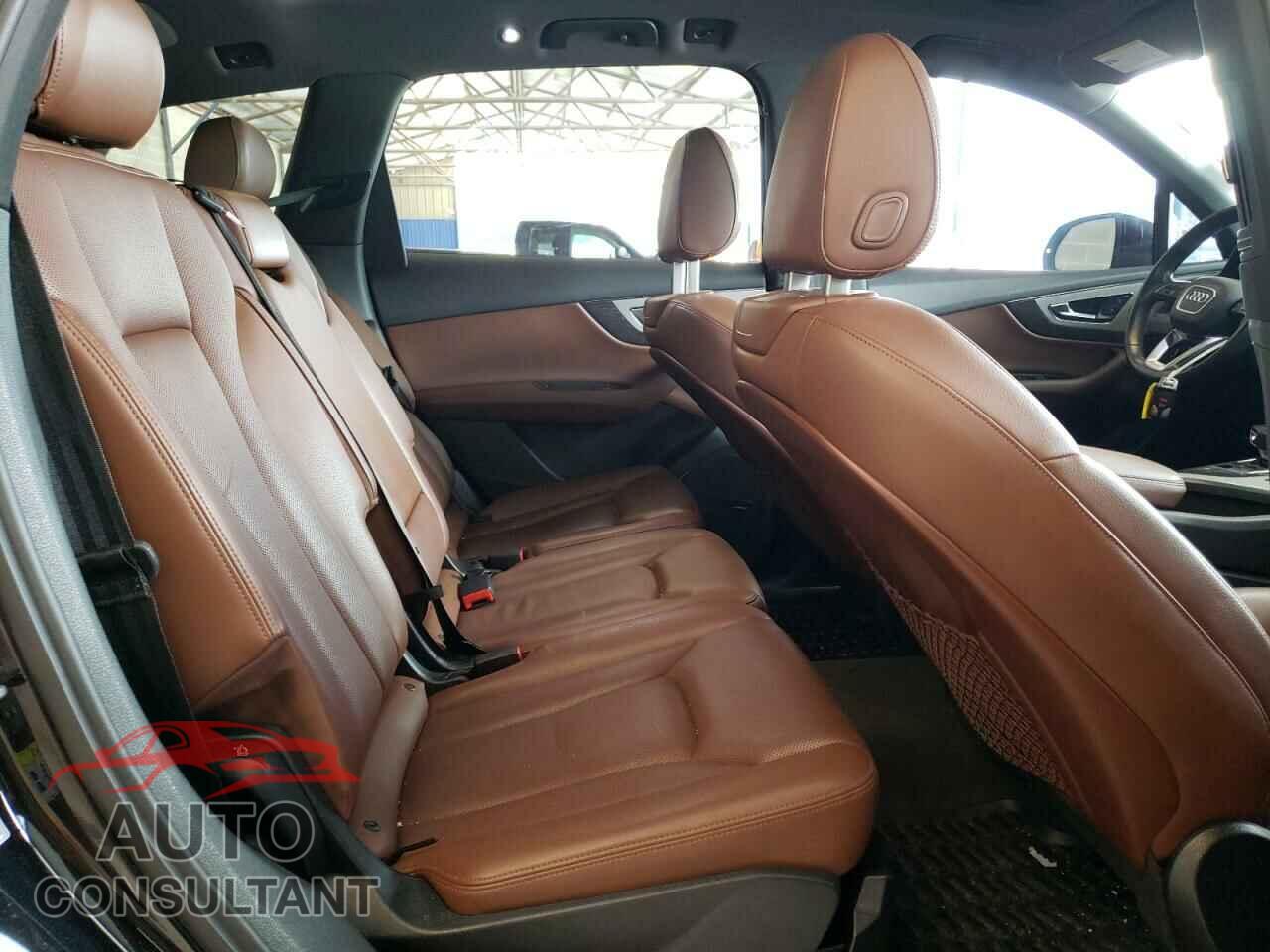 AUDI Q7 2018 - WA1VAAF71JD007606
