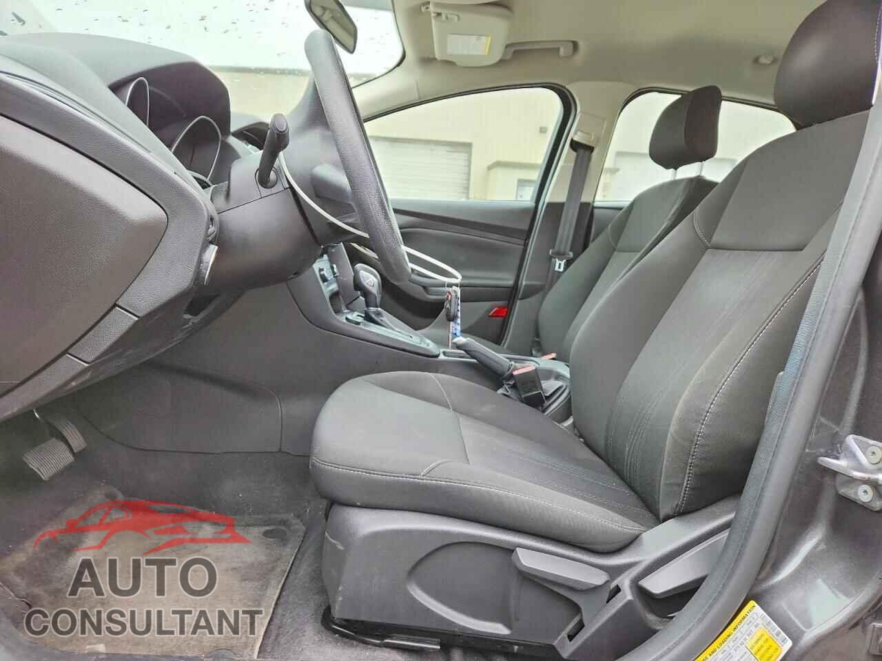 FORD FOCUS 2016 - 1FADP3E24GL247318