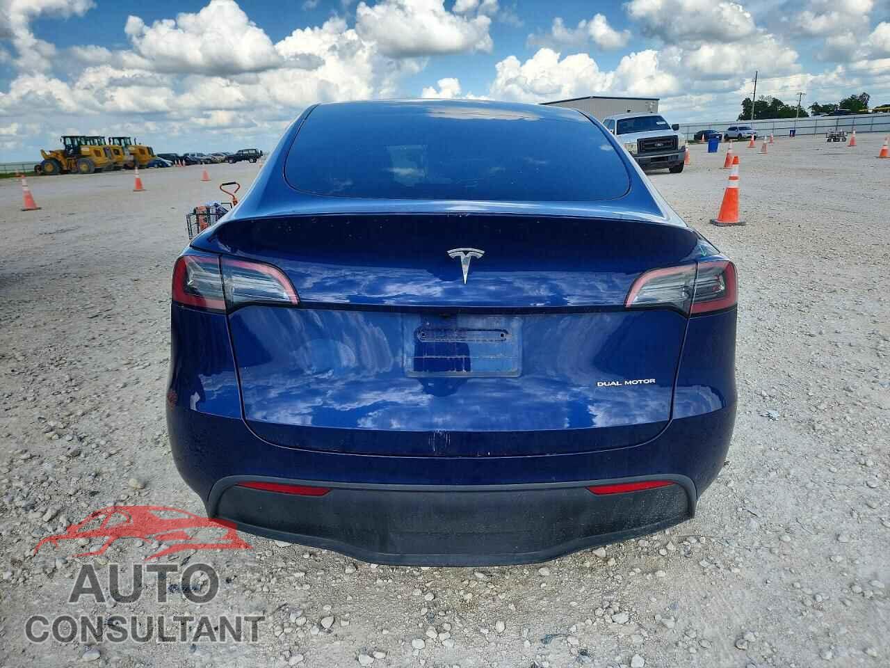 TESLA MODEL Y 2024 - 7SAYGAEE0RF019822