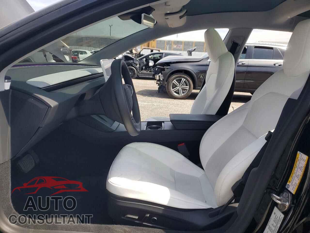 TESLA MODEL 3 2024 - 5YJ3E1EAXRF815813